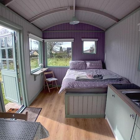 Market Street Shepherd'S Hut Leitrim Dromahair Экстерьер фото
